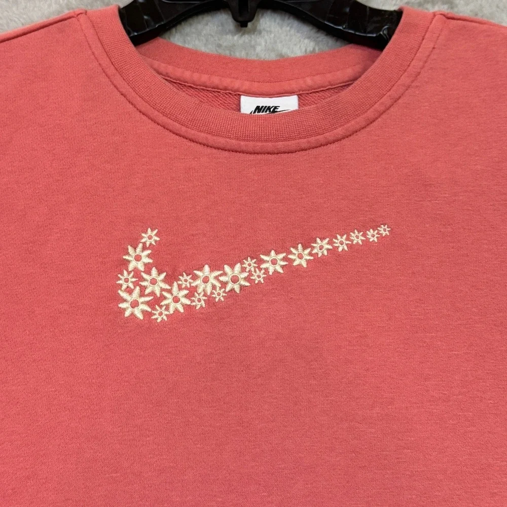 Nike‎ Girls XL Floral Embroidered Swoosh Logo Cottagecore Coral Crew Sweatshirt